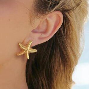 Gold Starfish Stud Earrings | Coastal Beach Jewelry